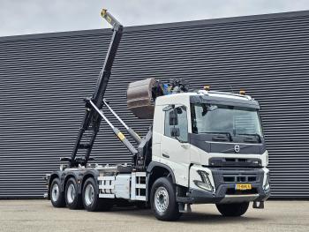 FMX 460 8x4*4 / HMF Z KRAAN + HYVA LIFT
